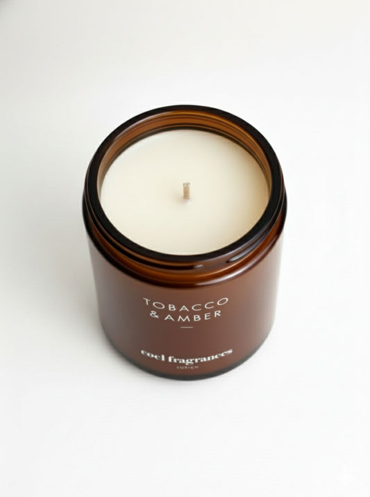 Atelier Duftkerze Tobacco & Amber von Coel Fragrances, handgemacht in Zuerich